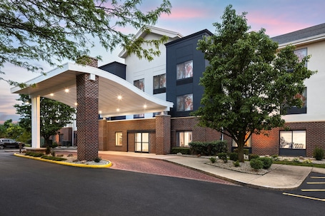 Exterior. Fairfield Inn & Suites Columbus East