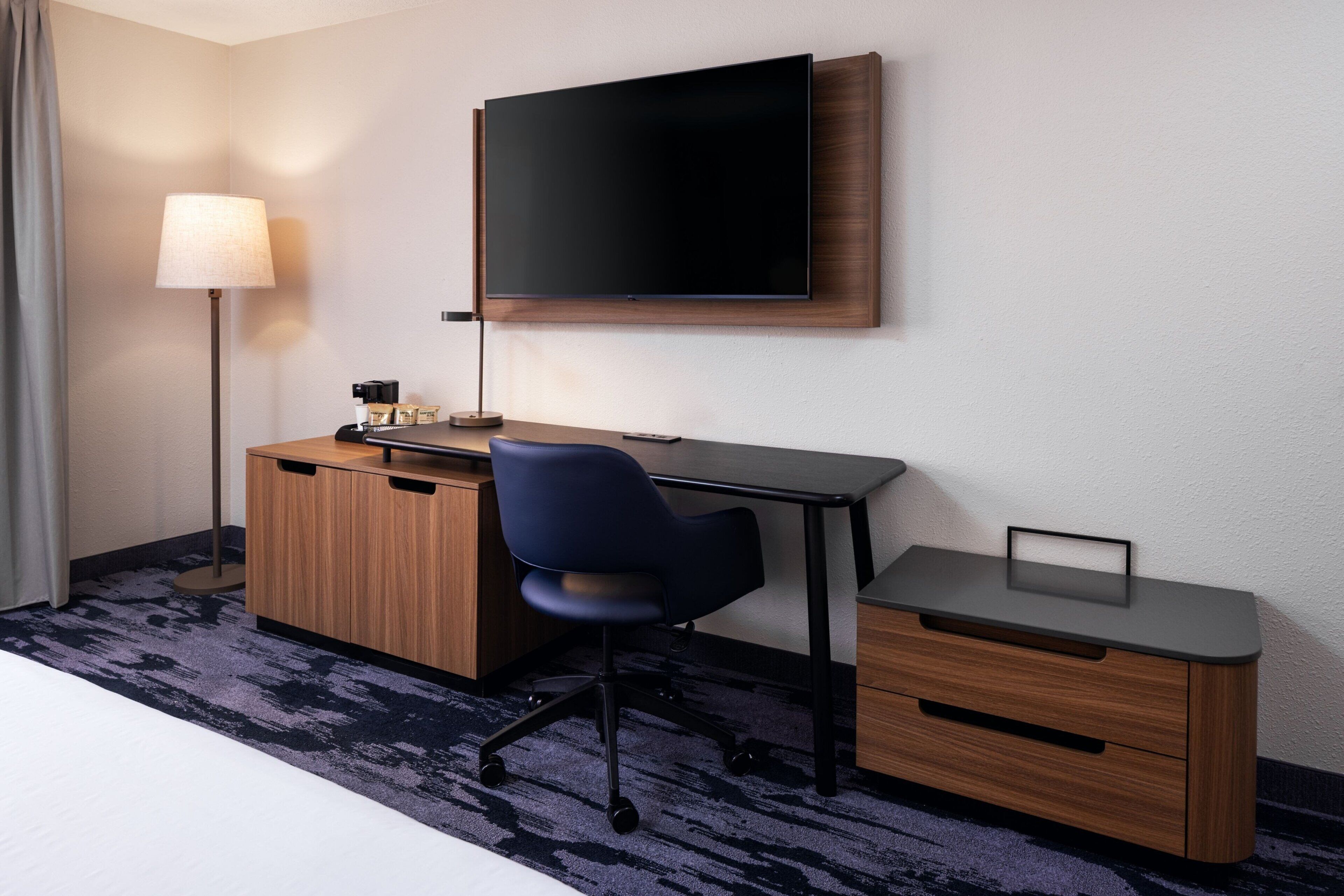 in-room safe, desk, laptop workspace, blackout curtains