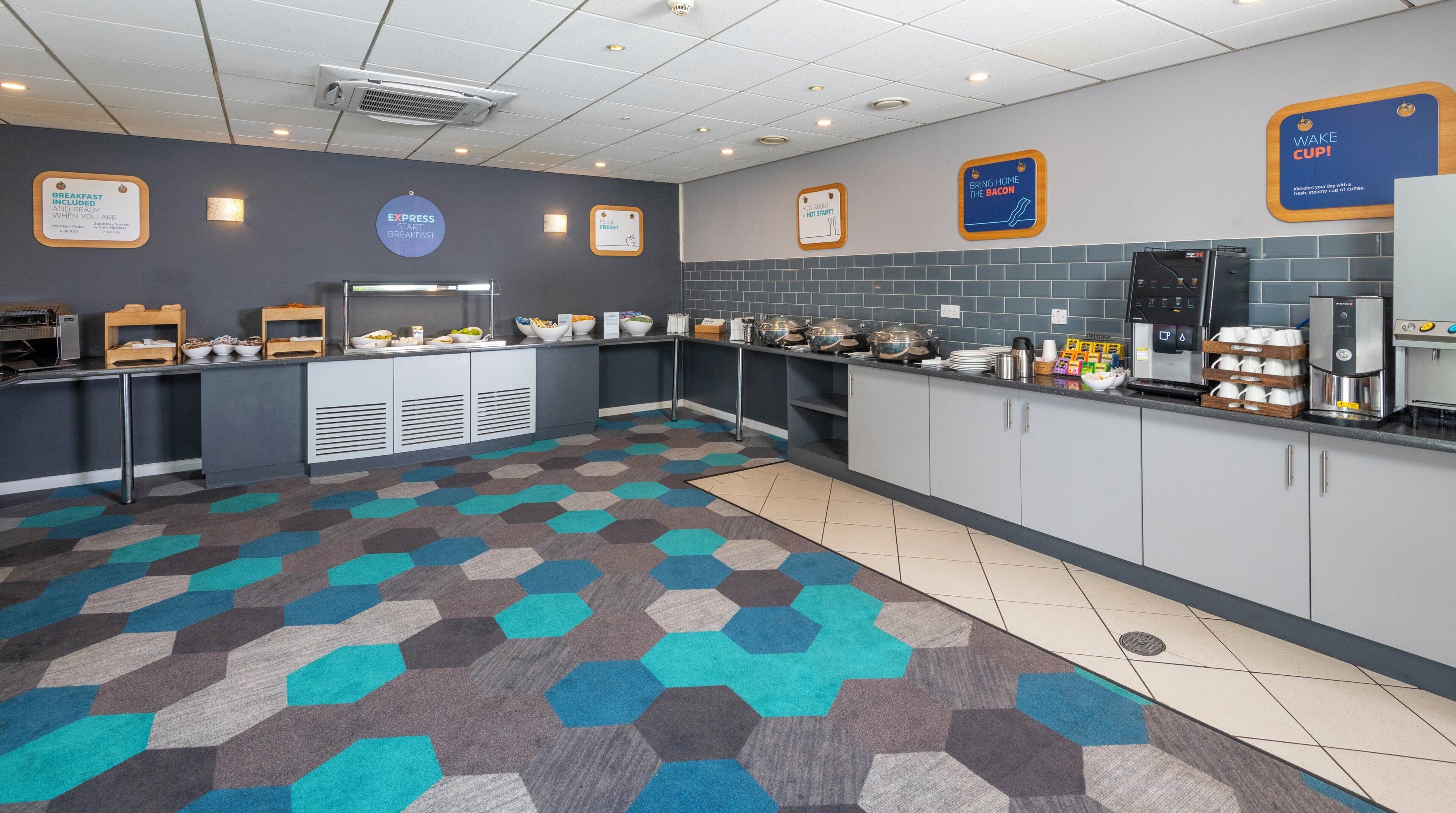 free daily full breakfast