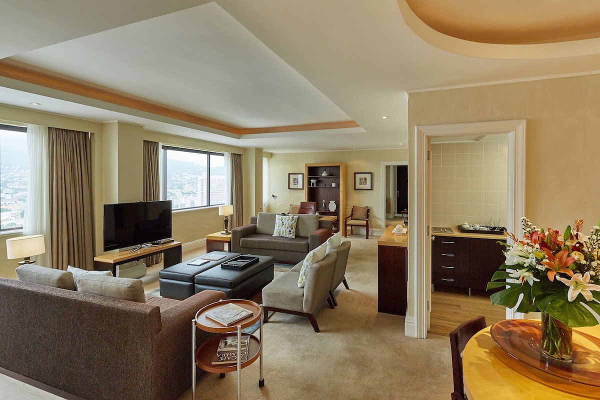 Penthouse | Wohnbereich | Fernseher