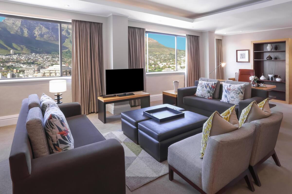 1 bedroom, in-room safe, desk, blackout curtains