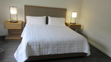 Down duvets, in-room safe, desk, laptop workspace
