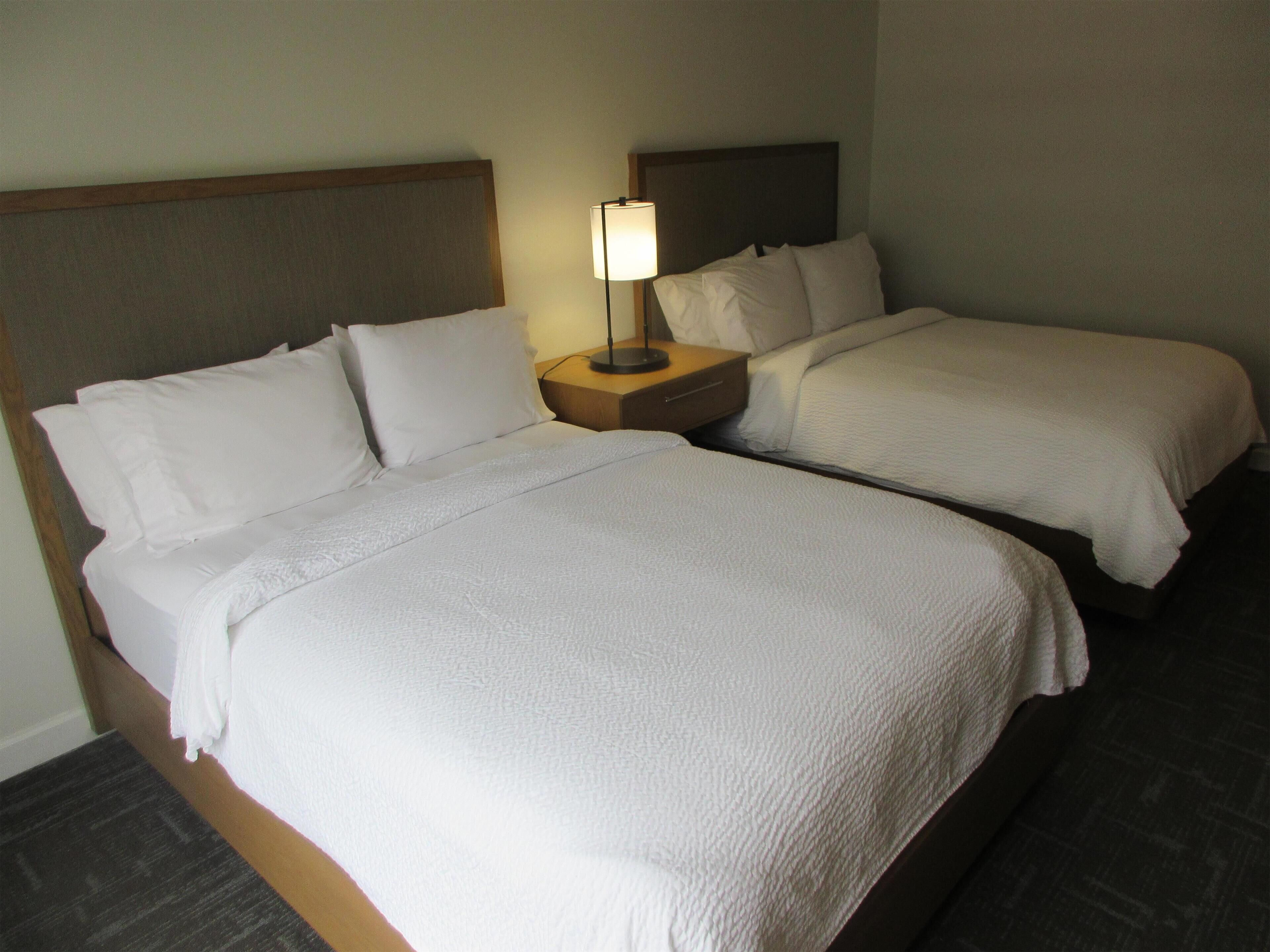 Down duvets, in-room safe, desk, laptop workspace