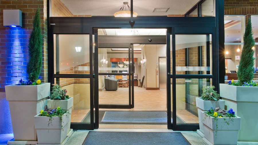 Holiday Inn Express Hotel & Suites Portland-NW Downtown by IHG