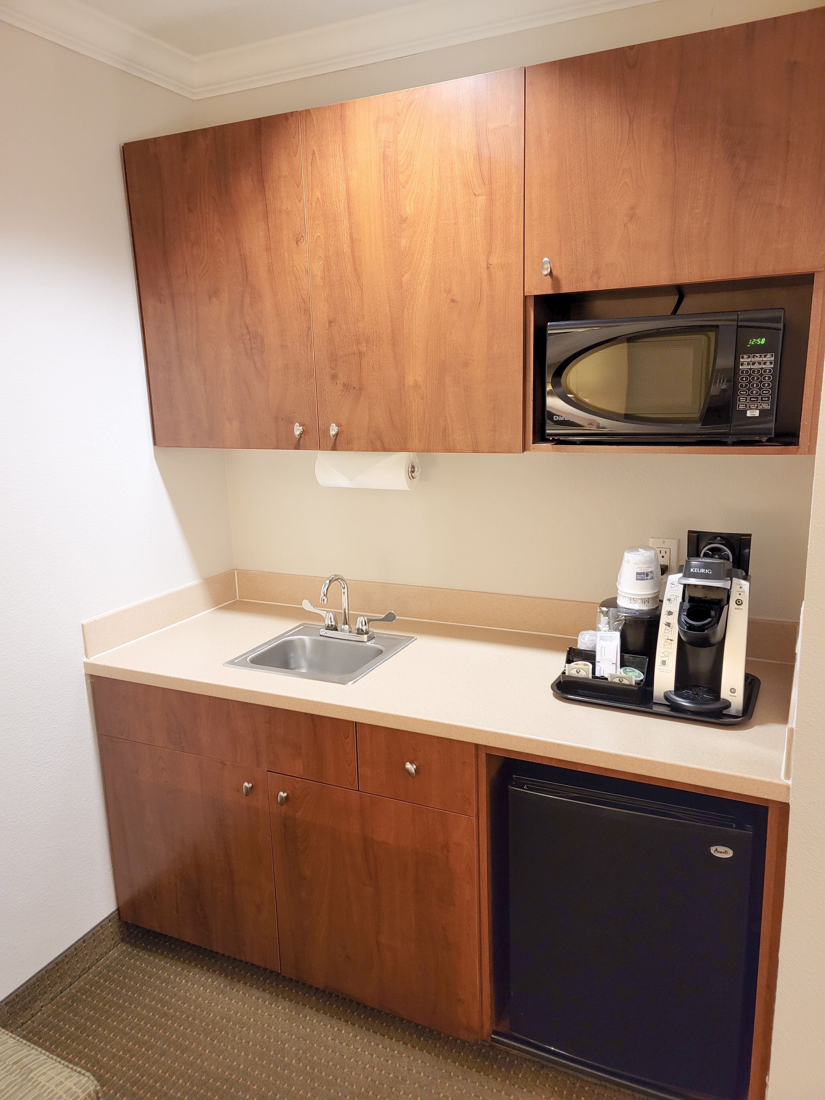 suite, 1 king bed (living area) | 1 bedroom, in-room safe, desk, iron/ironing board