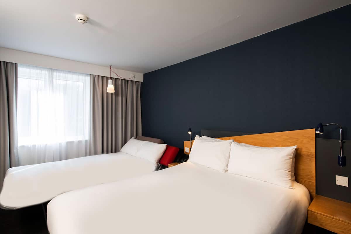 Standard Room, 1 Double Bed with Sofa bed (with Free Hot Breakfast) | Room amenity