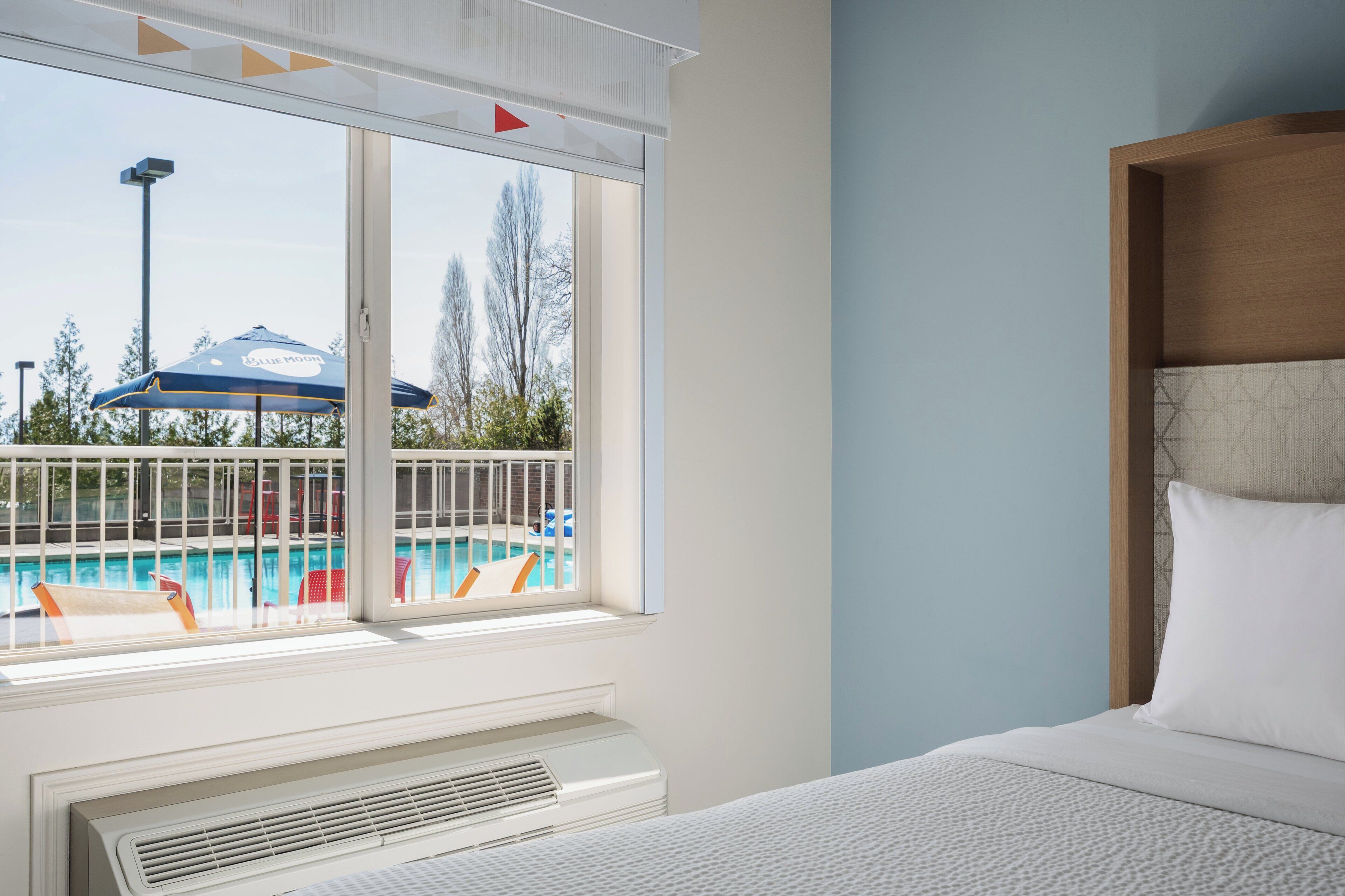 Premium bedding, in-room safe, individually decorated