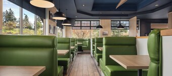 Holiday Inn Victoria Elk Lake by IHG