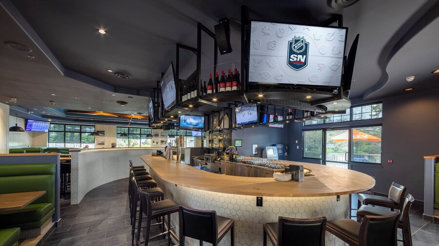 Holiday Inn Victoria Elk Lake by IHG