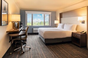 Premium bedding, in-room safe, individually decorated