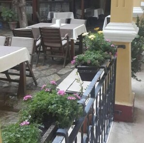 Breakfast, dinner served; Turkish cuisine, garden views