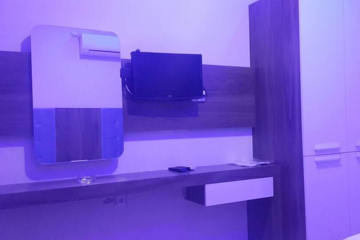 高級寝具、ミニバー、防音設備、WiFi (無料)
