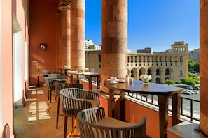 Lounge - Armenia Marriott Hotel Yerevan (Yerevan)