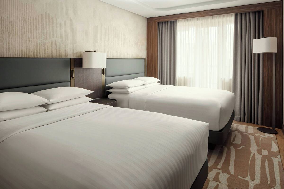 Signature-Zimmer, 2 Doppelbetten | Hochwertige Bettwaren, Daunenbettdecken, Minibar, Zimmersafe
