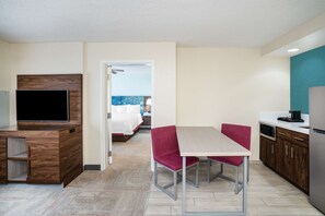 Suite, 1 King Bed, Non Smoking, Kitchen | Private kitchen - Hampton Inn & Suites by Hilton West Little Rock (Little Rock)