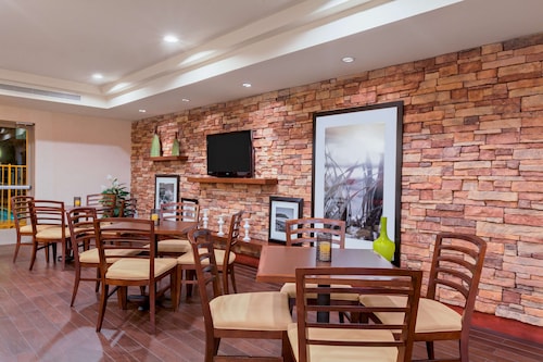 Hampton Inn San Marcos, CA