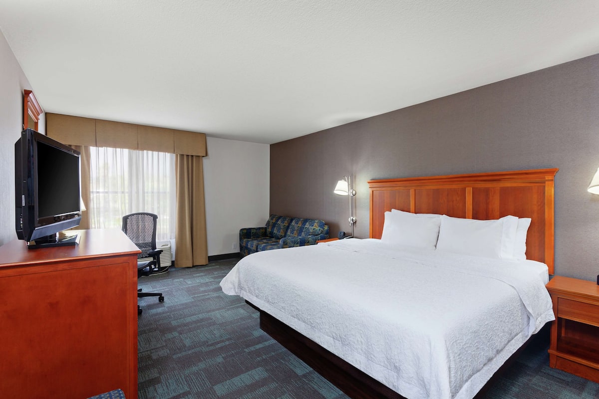 In-room safe, individually furnished, free cribs/infant beds