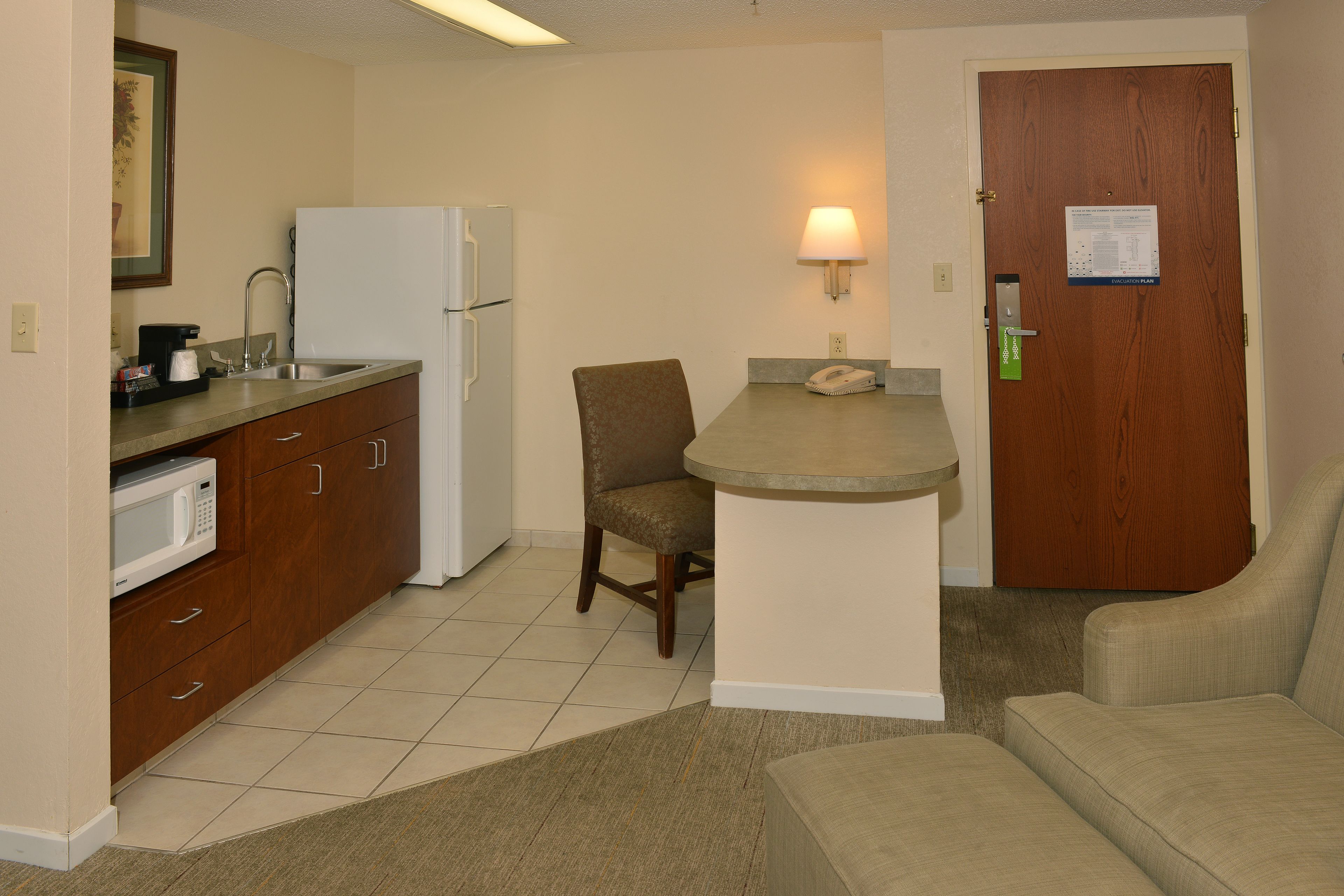 suite, 1 bedroom, non smoking | in-room safe, blackout curtains, free cots/infant beds, rollaway beds
