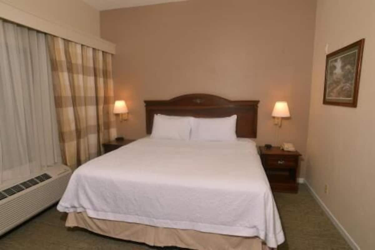 In-room safe, blackout curtains, free cots/infant beds, rollaway beds