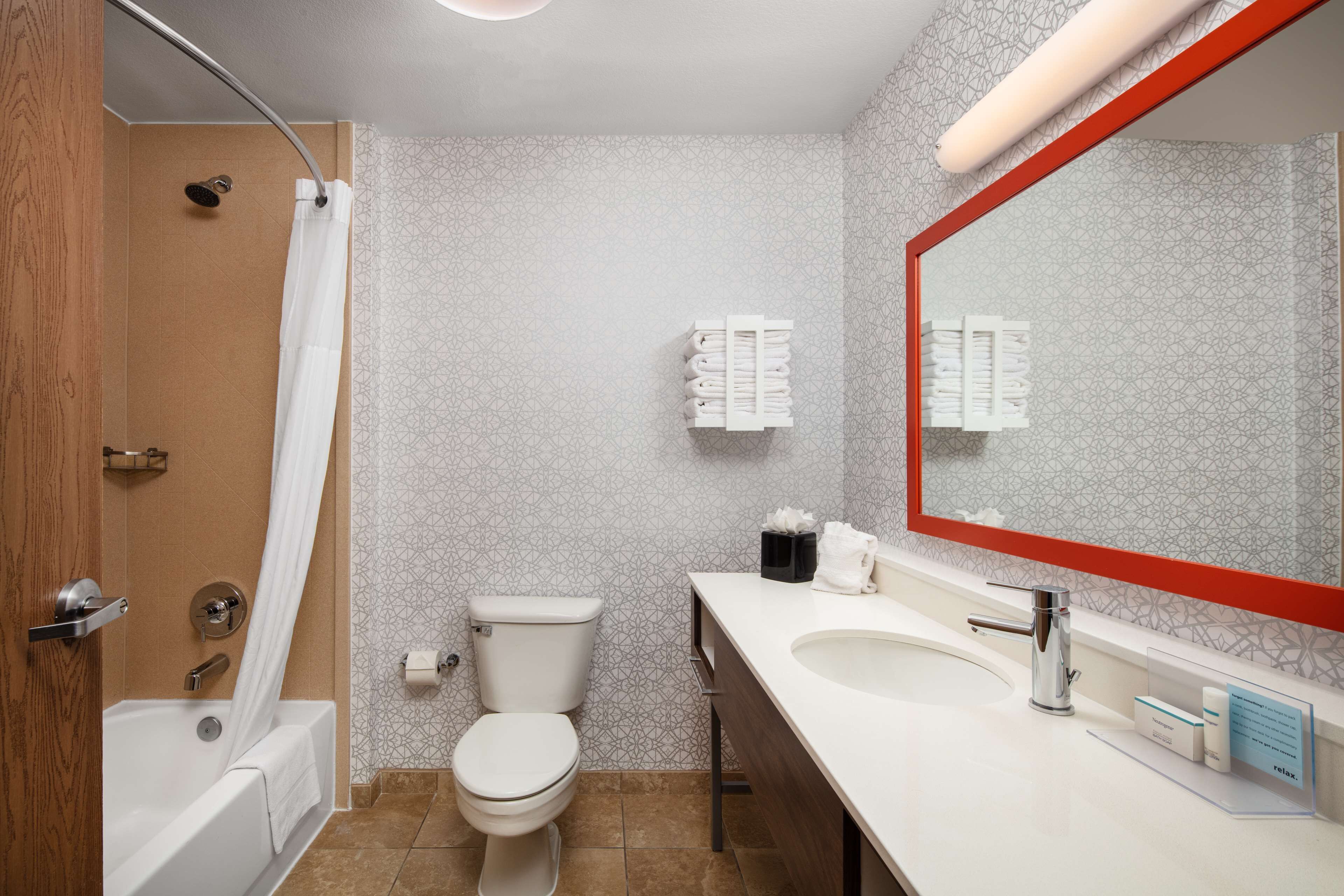 free toiletries, towels