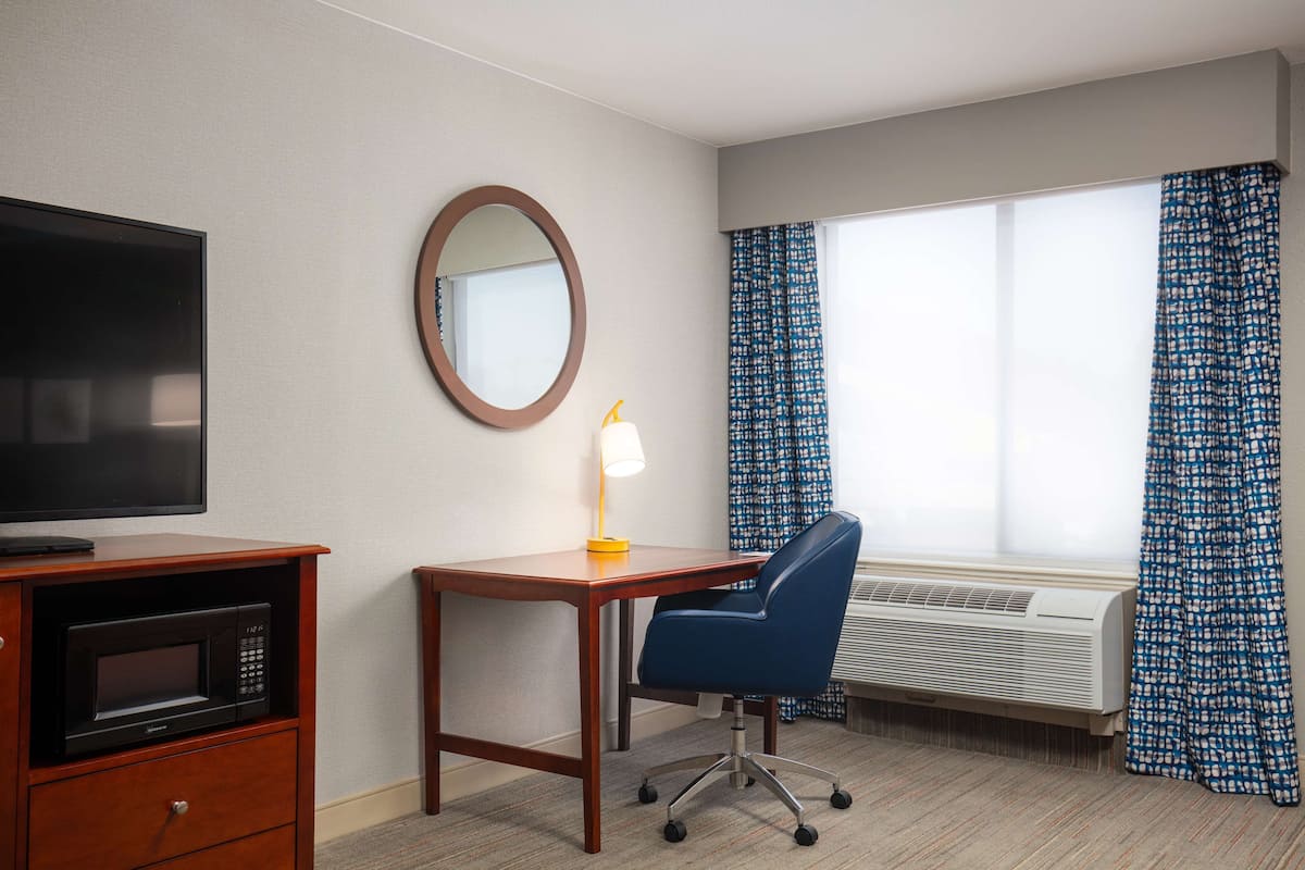 room, 1 king bed, accessible, bathtub (non-smoking with sofabed) | premium bedding, blackout curtains, soundproofing, cots/infant beds