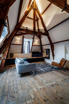 1 bedroom, minibar, in-room safe, desk
