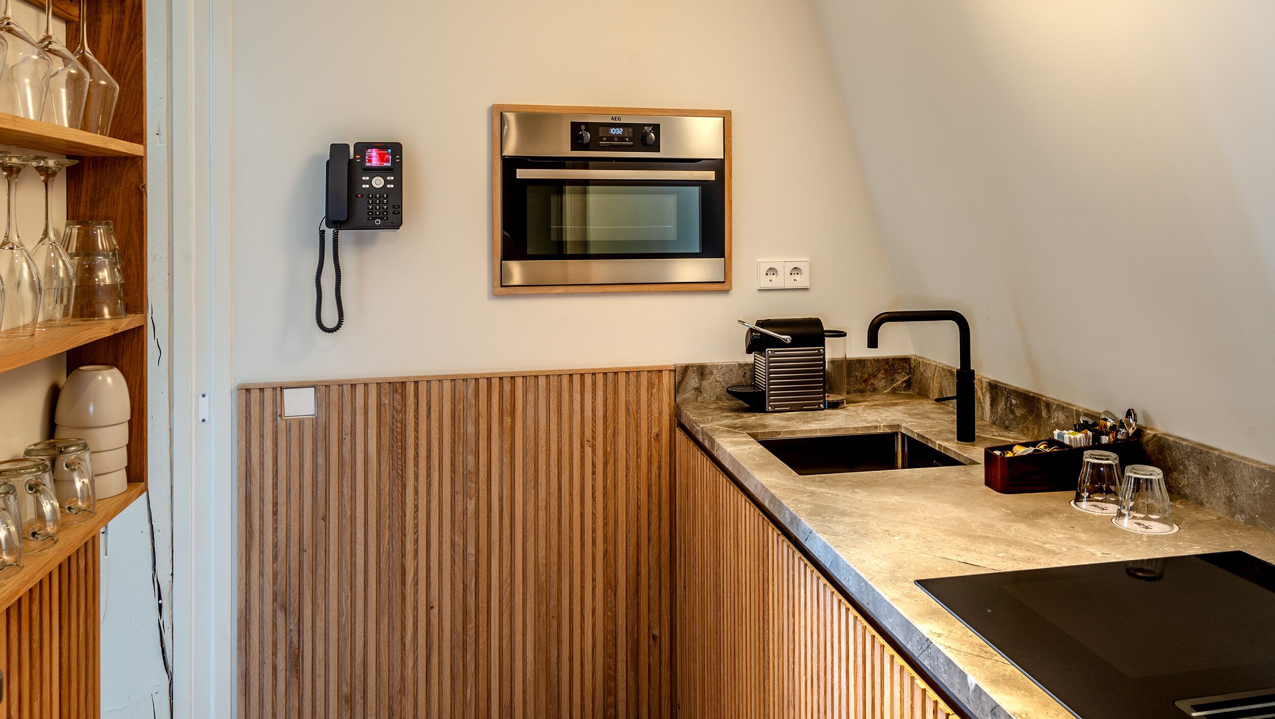 superior studio suite | private kitchen | fridge, coffee/tea maker