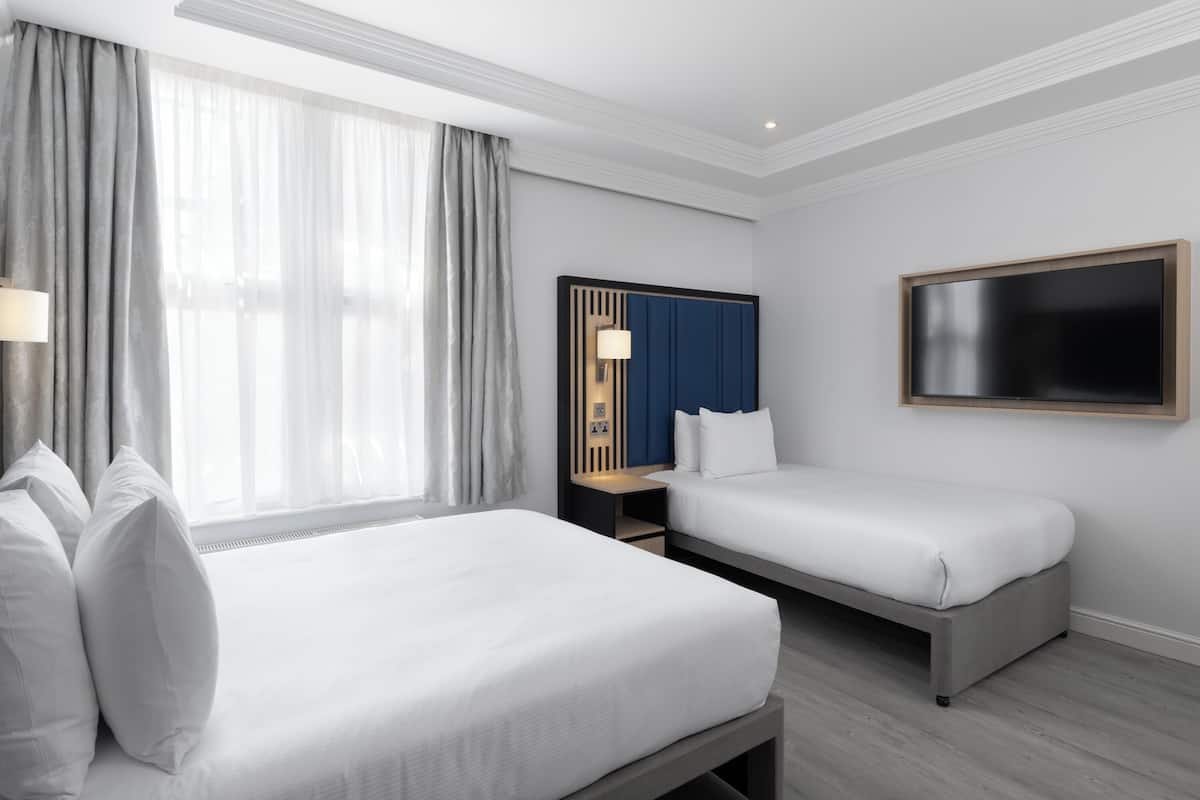 Standard Triple Room | 객실 내 금고, 책상, 노트북 작업 공간, 방음 설비