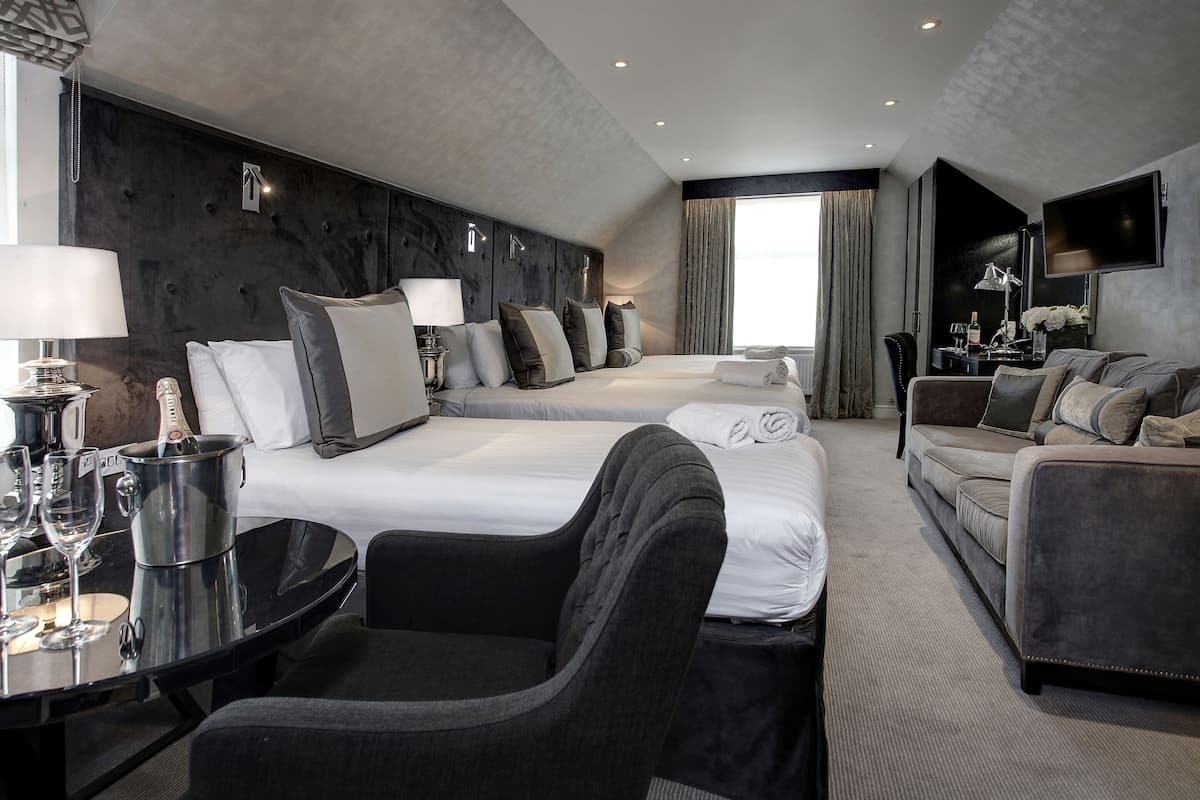 Standard Studio, Multiple Beds, Non Smoking, Kitchenette