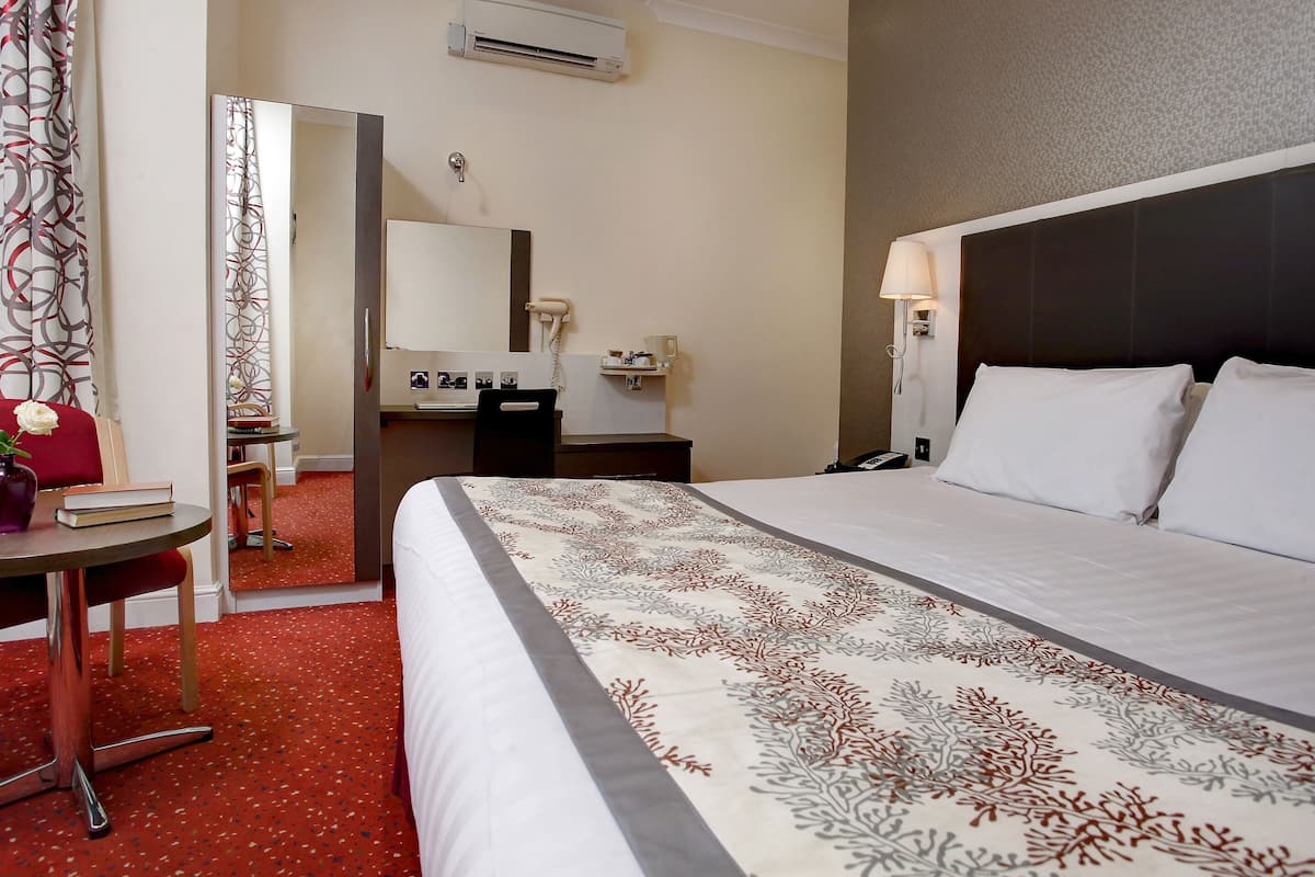 Standard Room, 1 King Bed, Non Smoking