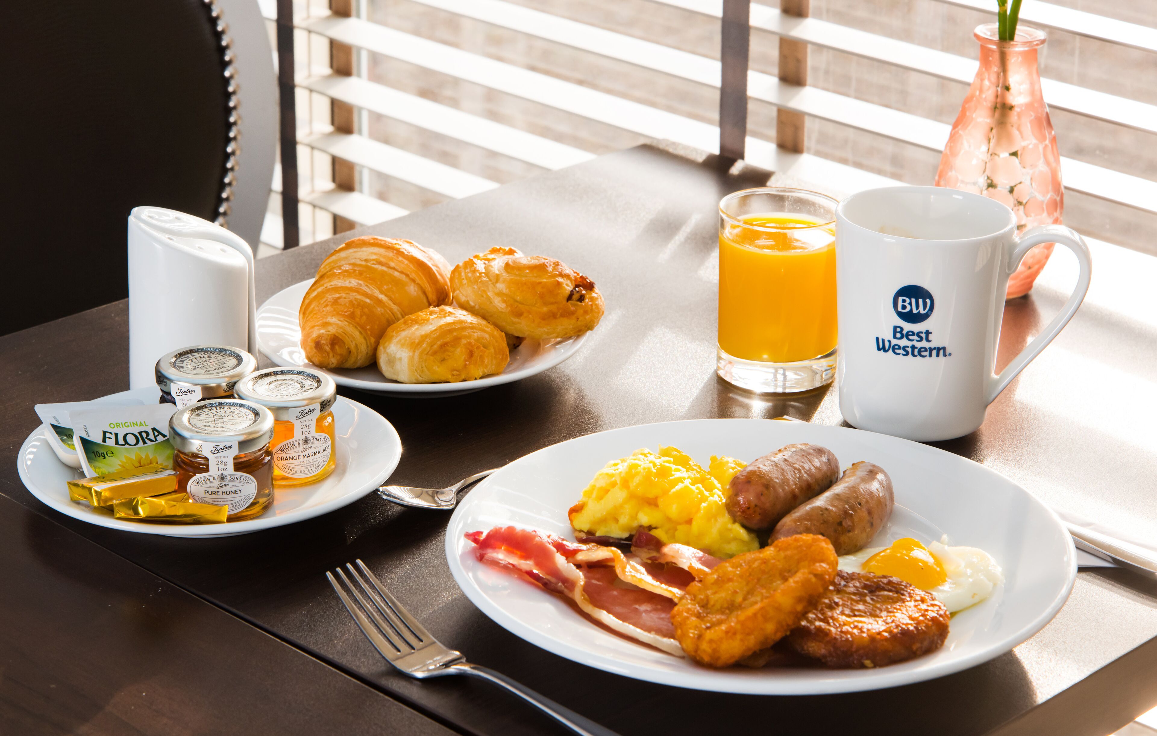 daily full breakfast (gbp 13.95 per person)