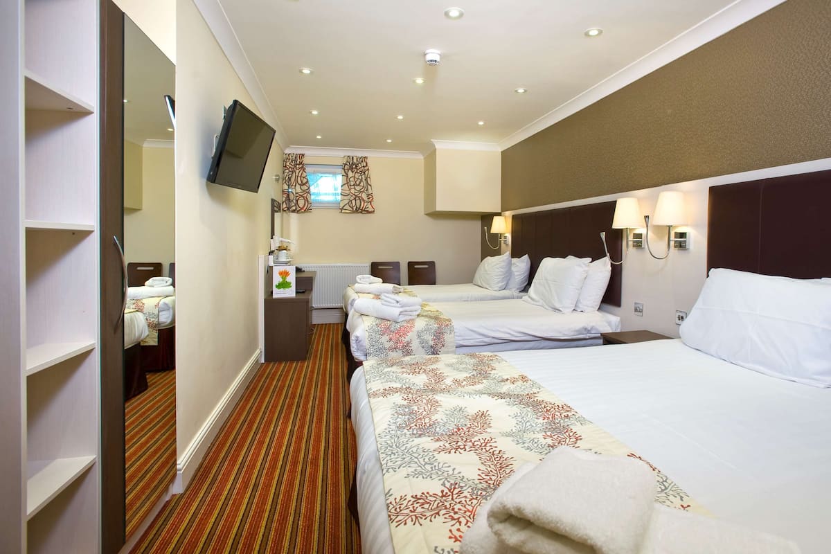 Standard Room, Multiple Beds, Non Smoking