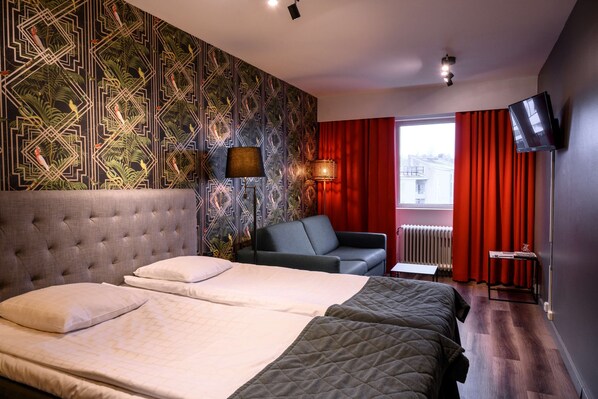 Familiekamer | Een bureau, gratis wifi, beddengoed