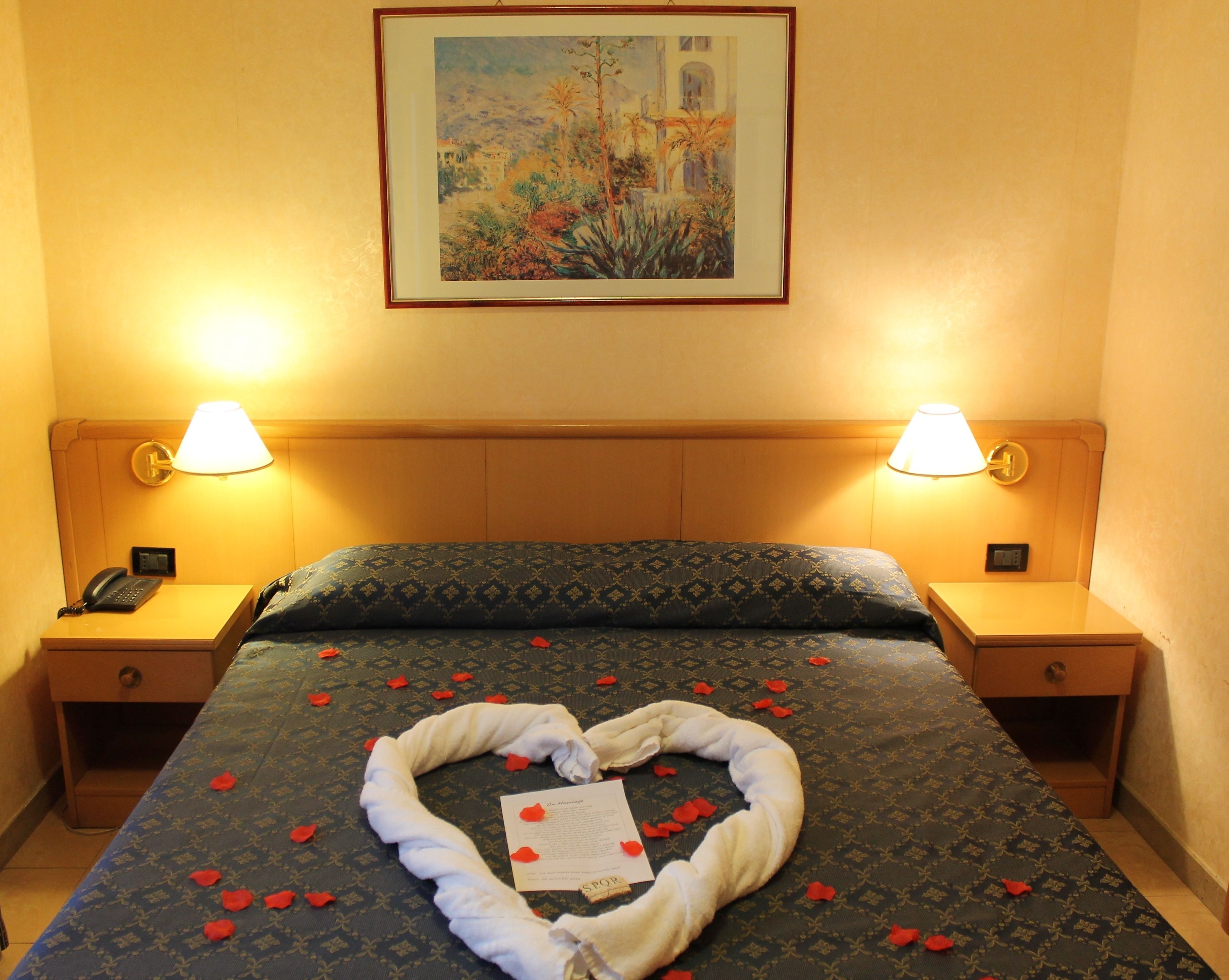 double room | minibar, in-room safe, desk, soundproofing