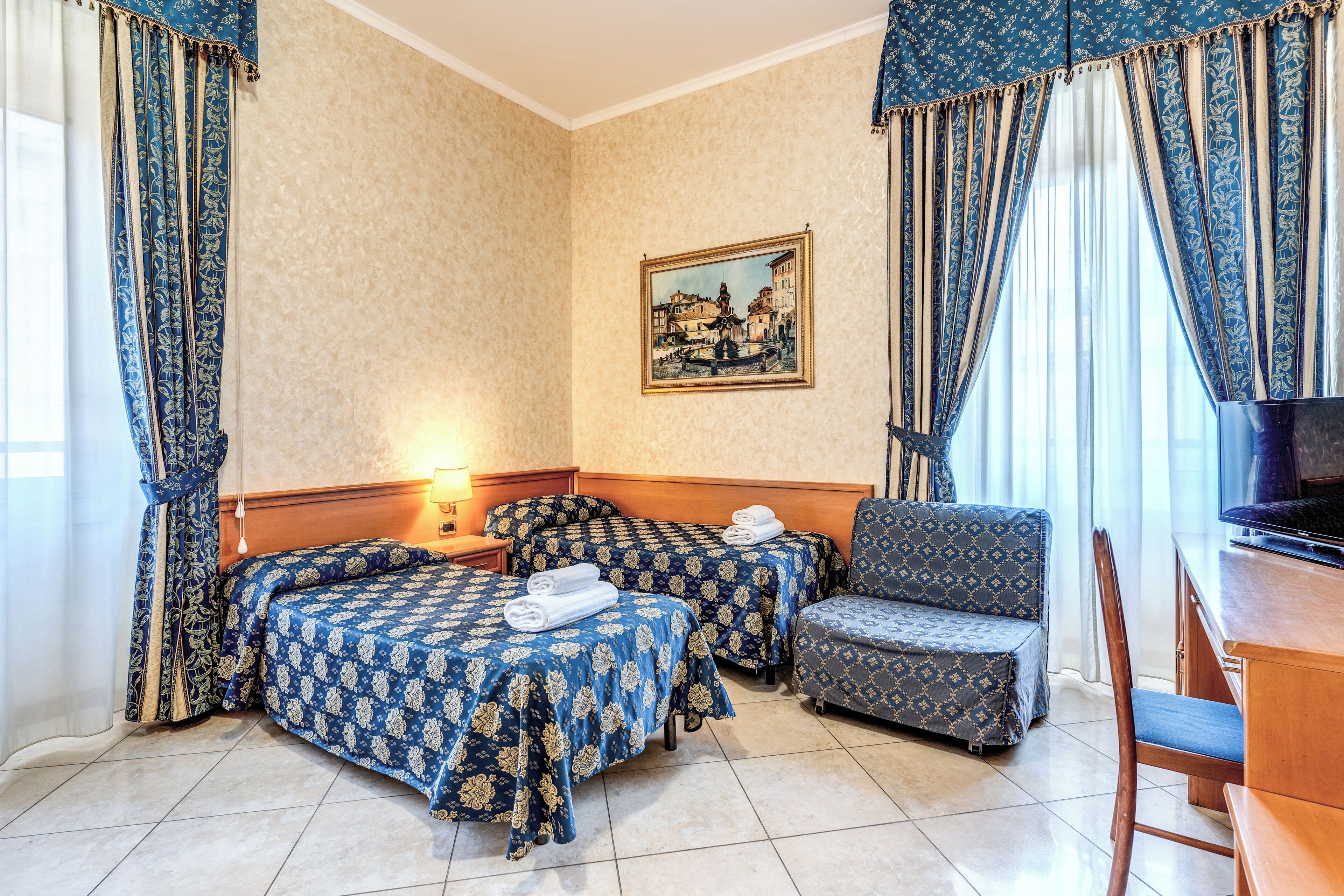 quadruple room | minibar, in-room safe, desk, soundproofing