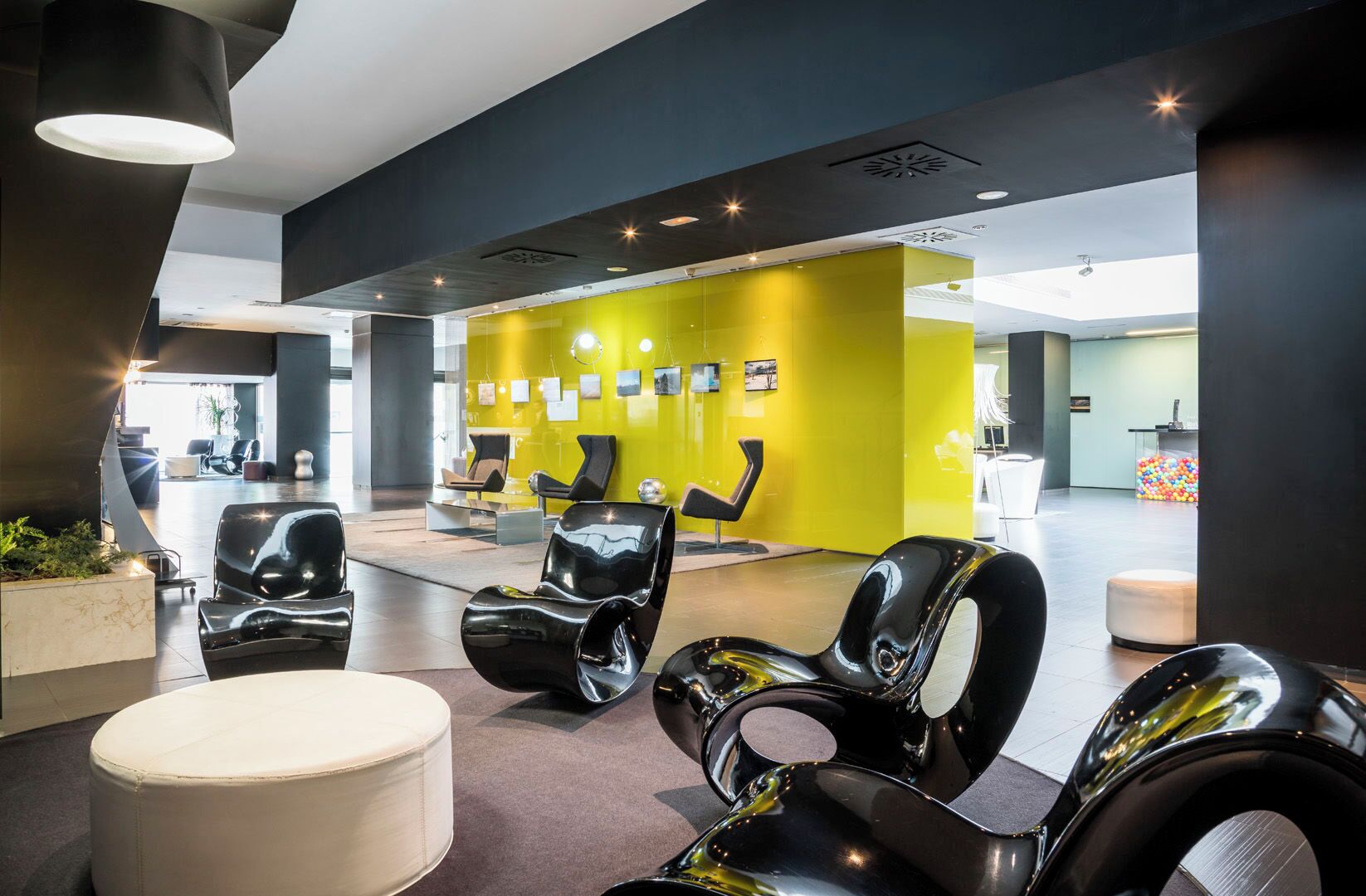 32-inch flat-screen tv with satellite channels, tv