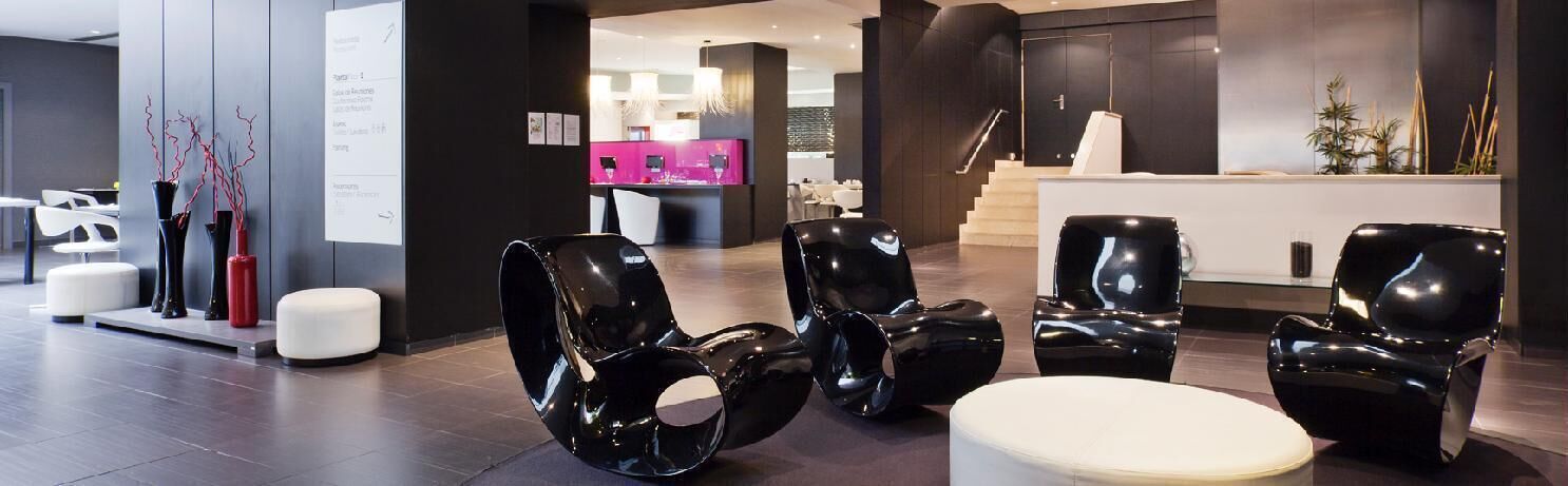 32-inch flat-screen tv with satellite channels, tv