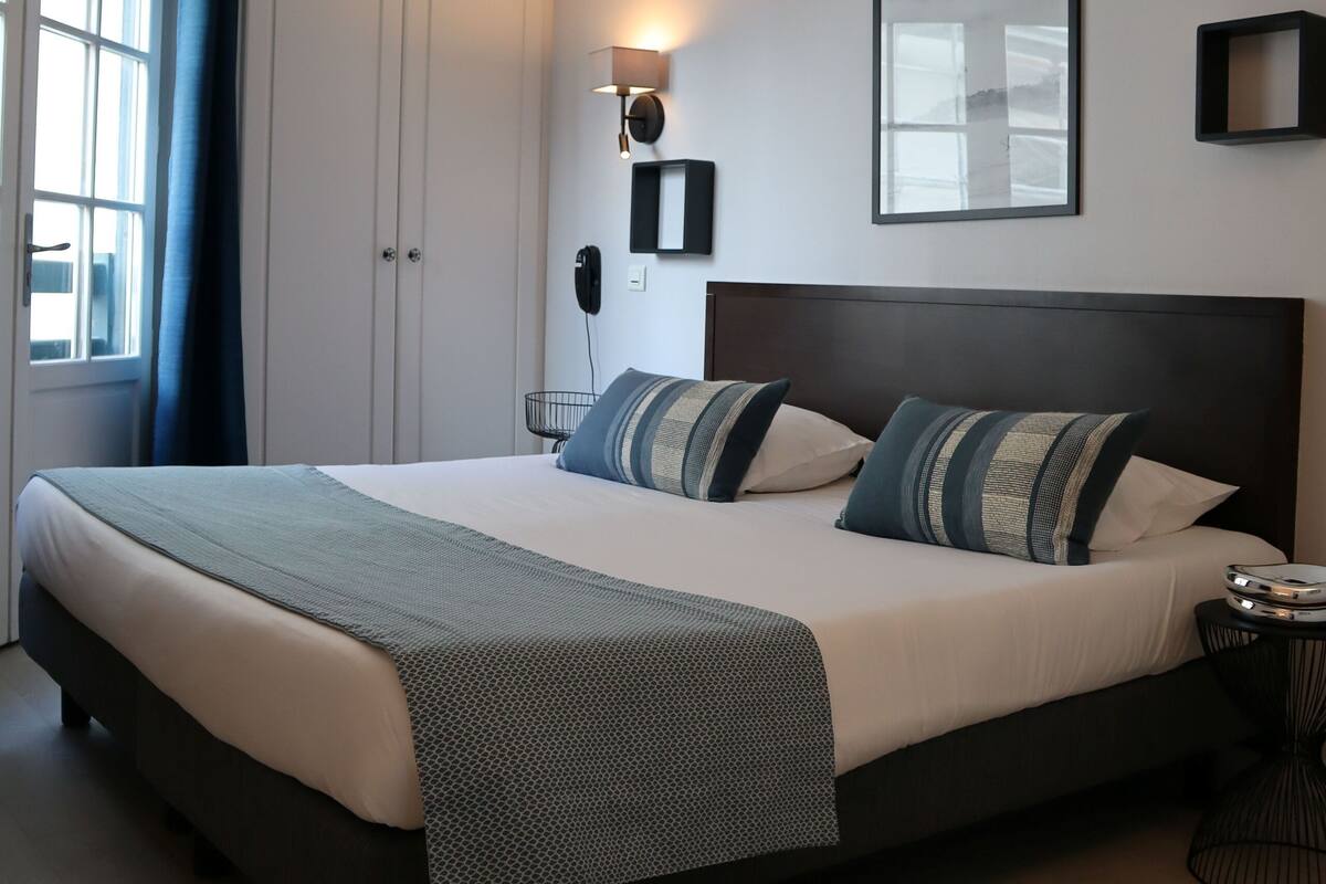 1 Schlafzimmer, hochwertige Bettwaren, Minibar, Zimmersafe
