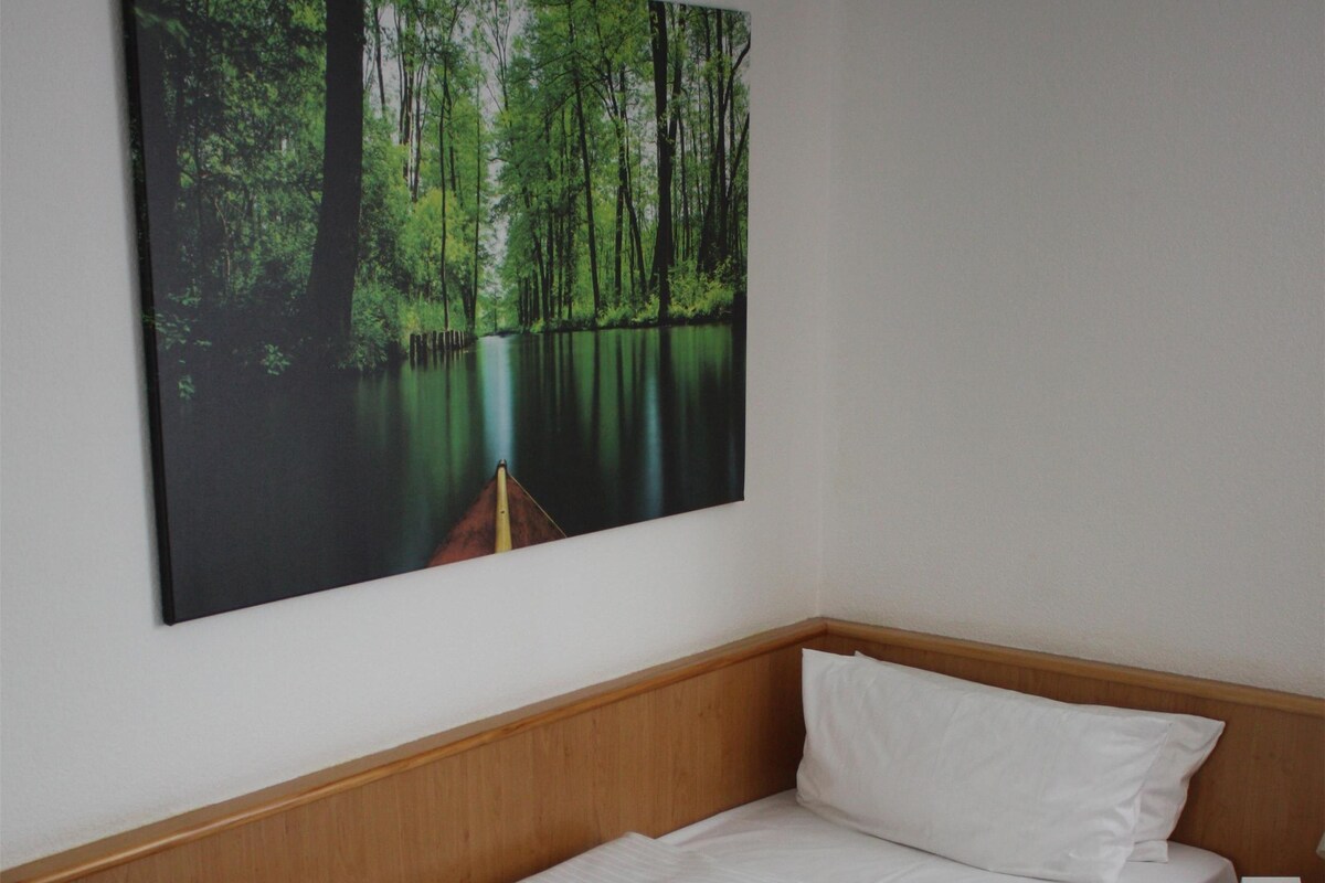 Standard Room, 1 Twin Bed | In-room safe, laptop workspace, soundproofing, cribs (surcharge)