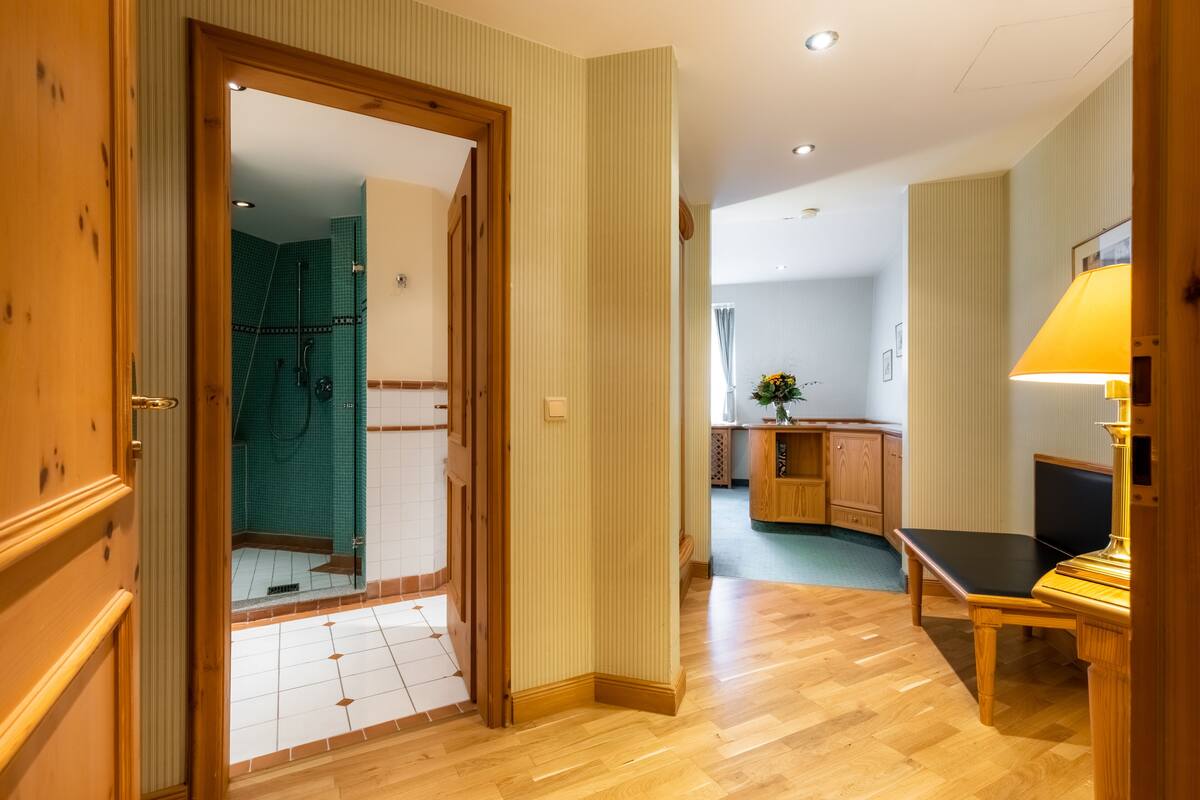 double room | 1 bedroom, hypo-allergenic bedding, minibar, in-room safe