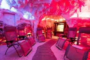 Körperbehandlungen, Warmsteinmassagen, Gesichtsbehandlungen