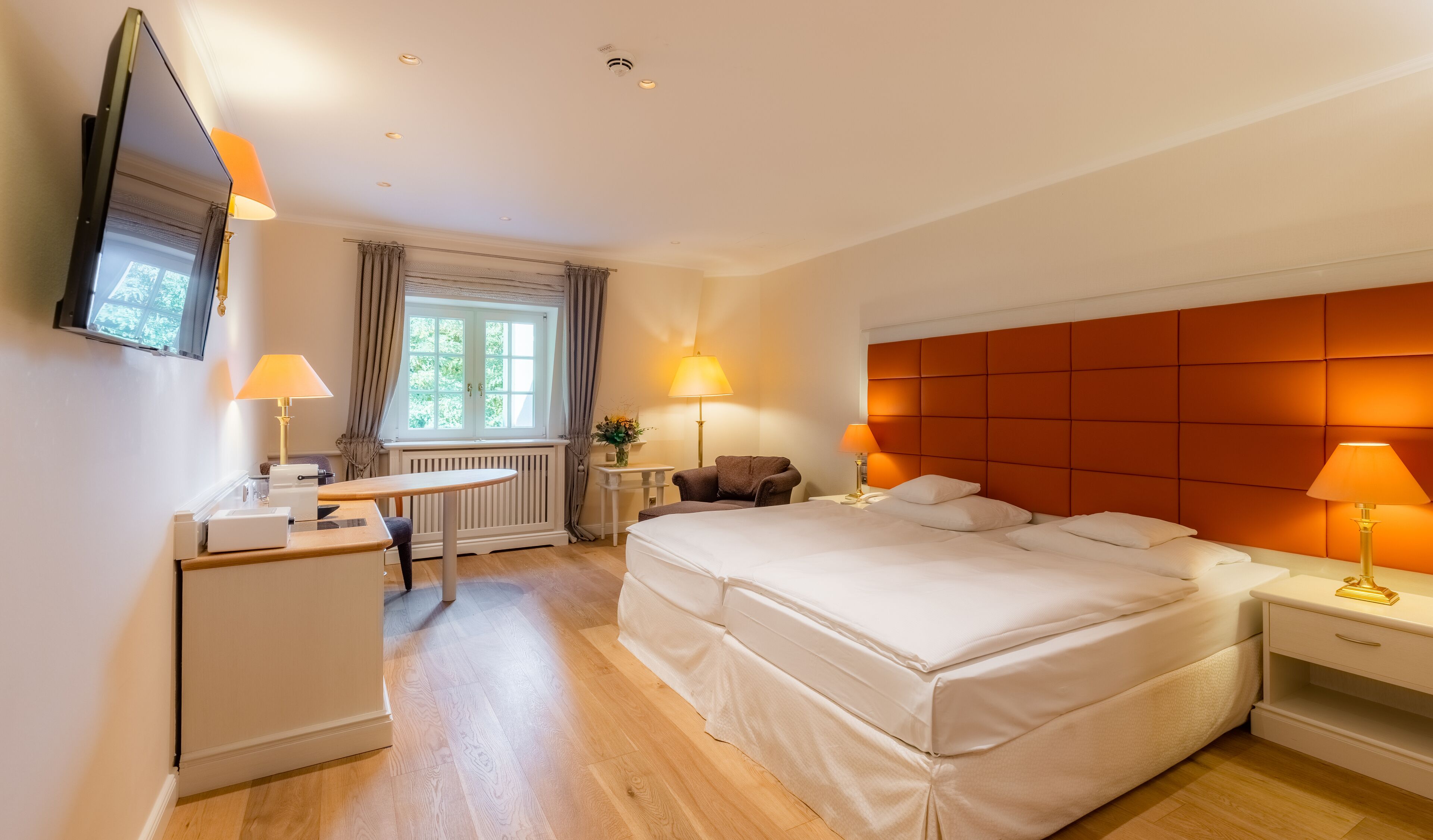 premium double room, 1 king bed | 1 bedroom, hypo-allergenic bedding, minibar, in-room safe