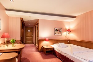 Classic Single Room | Hypo-allergenic bedding, minibar, in-room safe, individually decorated