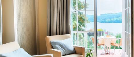 Hypo-allergenic bedding, in-room safe, individually decorated