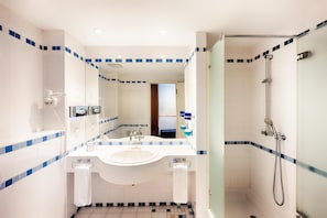 Eco-friendly toiletries, hair dryer, towels