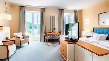 ملاءات للفراش لا تسبب الحساسية وخزنة داخل الغرفة