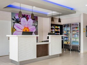 Lobby - La Quinta Inn & Suites by Wyndham NW Tucson Marana (Tucson)