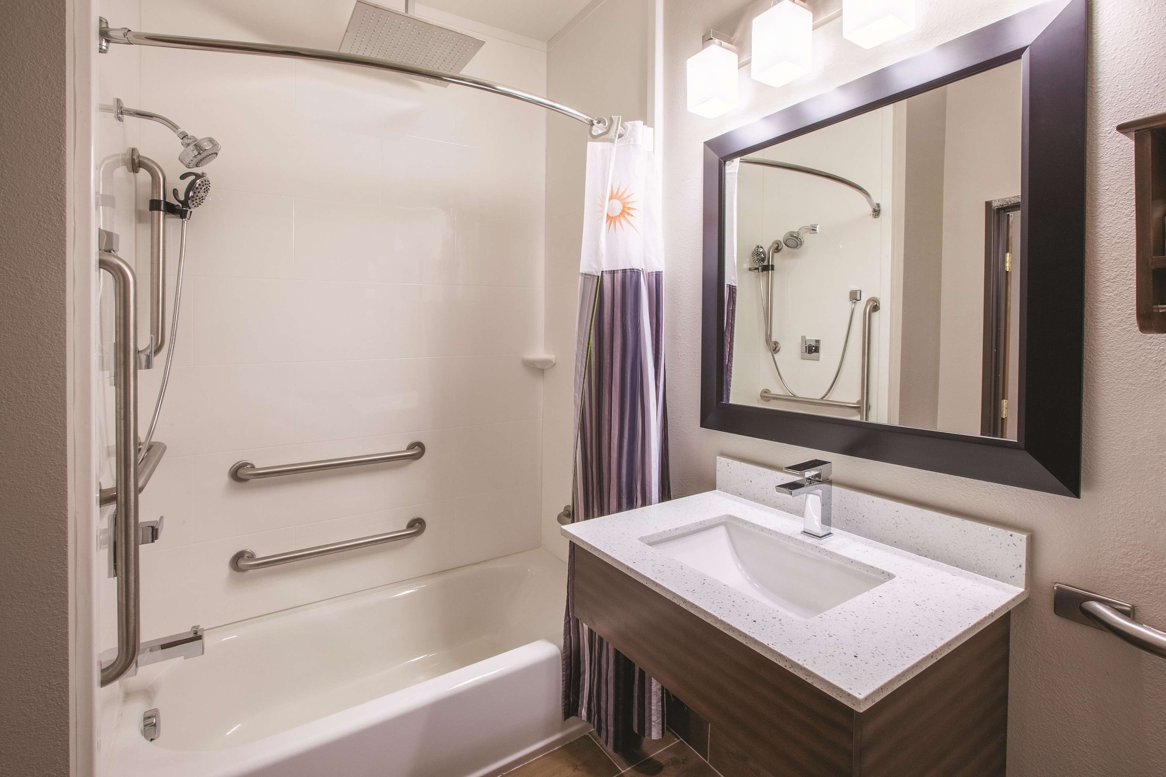 room, 1 queen bed, accessible (mobility/hearing impaired accessible) | premium bedding, desk, laptop workspace, blackout curtains