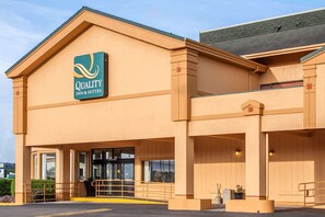 Exterior - Quality Inn & Suites at Coos Bay (North Bend)