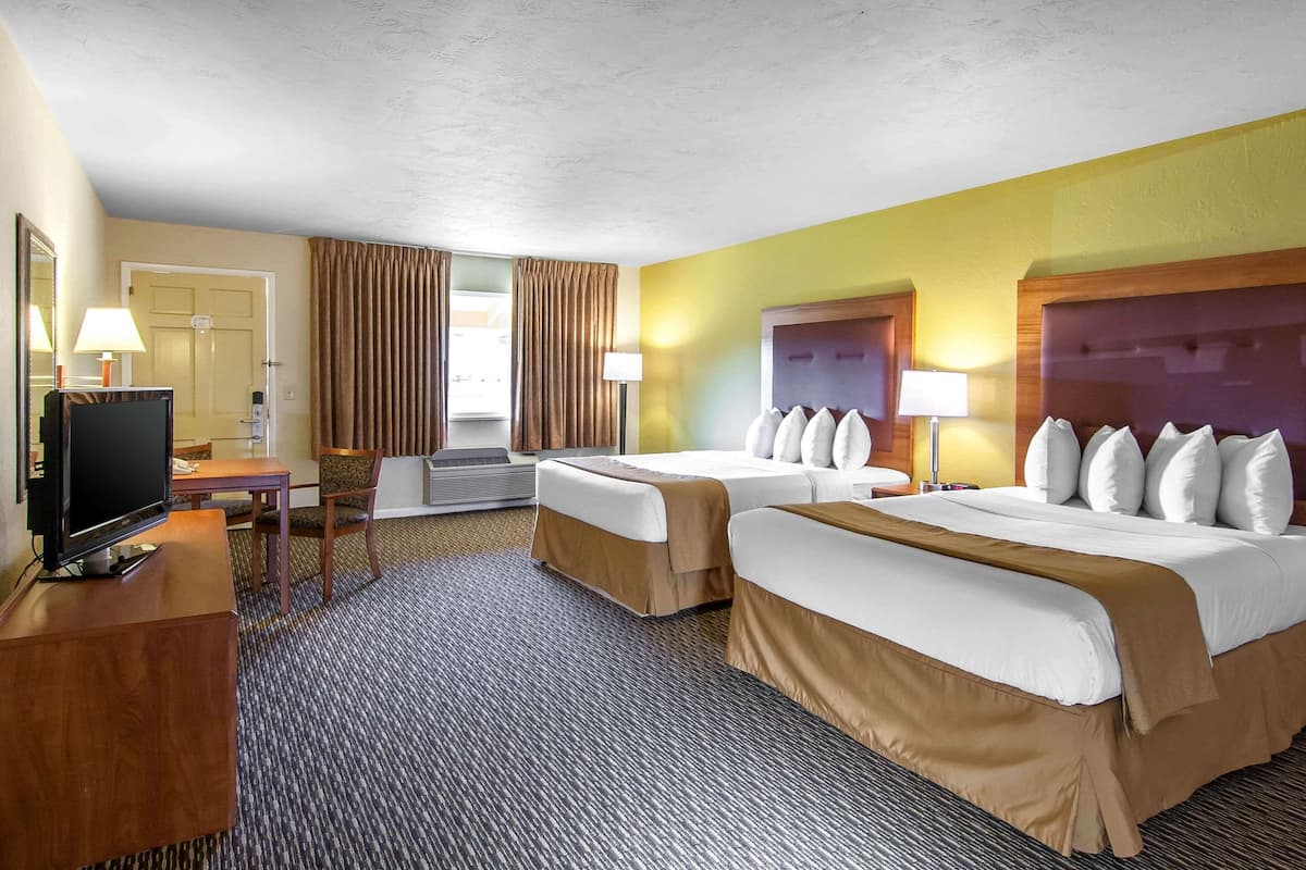 Blackout drapes, iron/ironing board, free WiFi, bed sheets